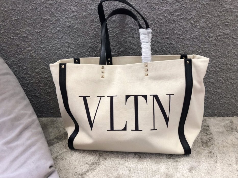 A bag women's VLTN 37 cm