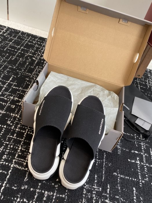 Шльопанці жіночі фото 4