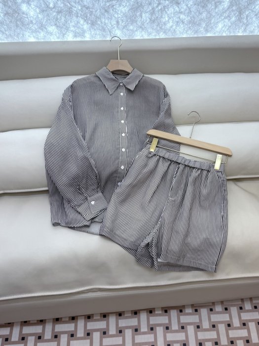 Костюм женский фото 3