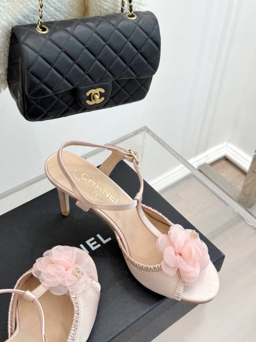 Босоножки фото 5