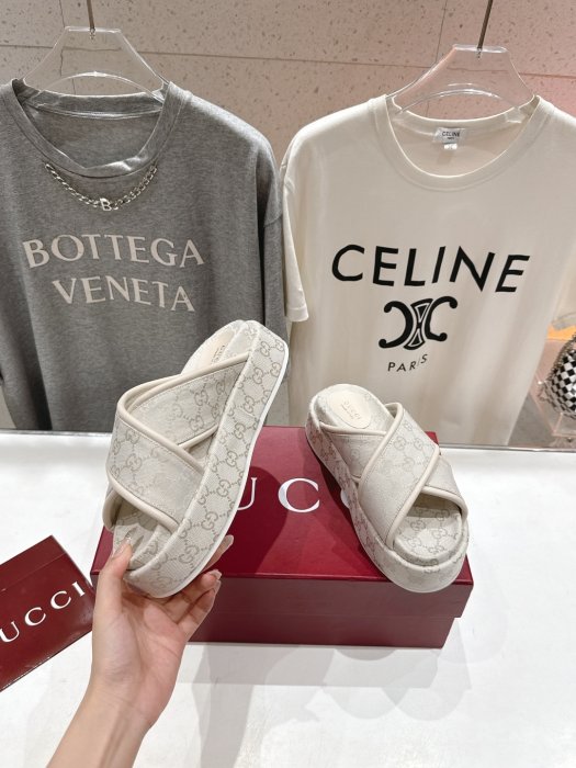 Шлепанцы фото 3