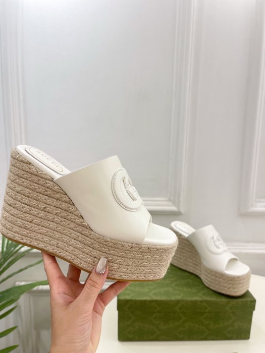 Босоножки фото 4