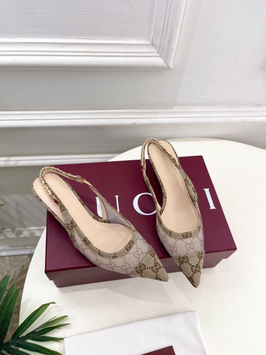 Босоножки фото 5