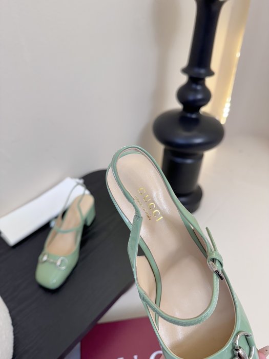 Босоножки фото 8