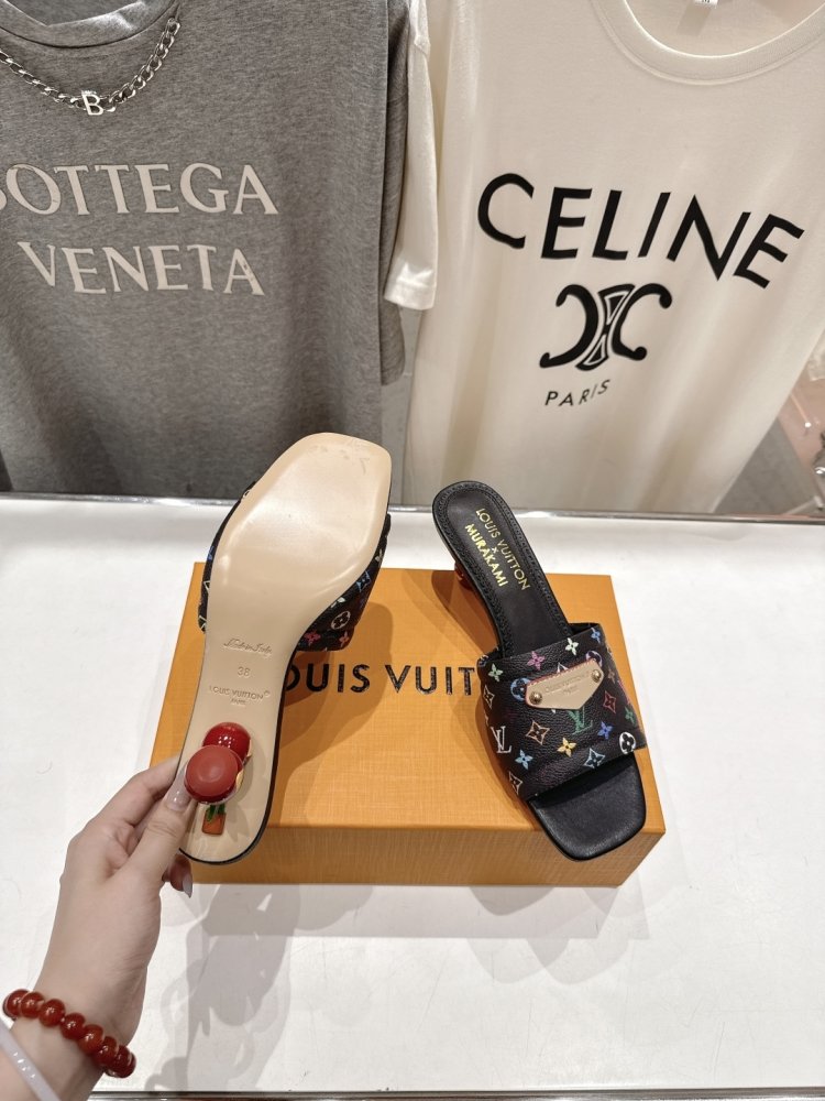 Босоножки фото 9