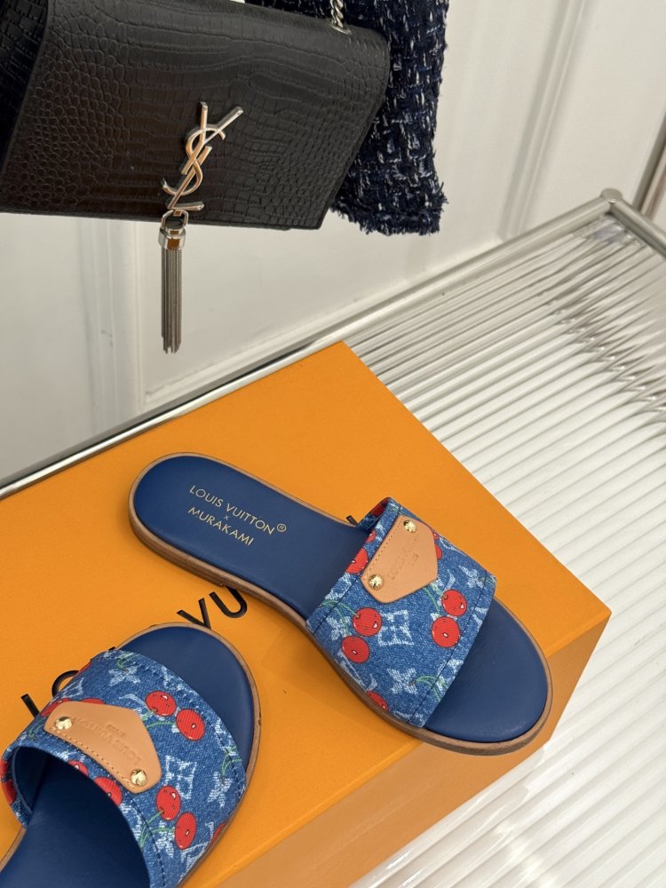 Шлепанцы женские фото 5