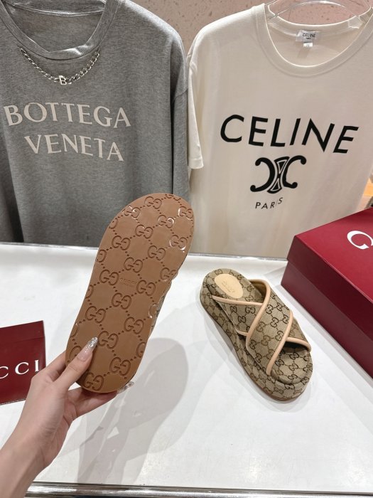 Шлепанцы фото 9