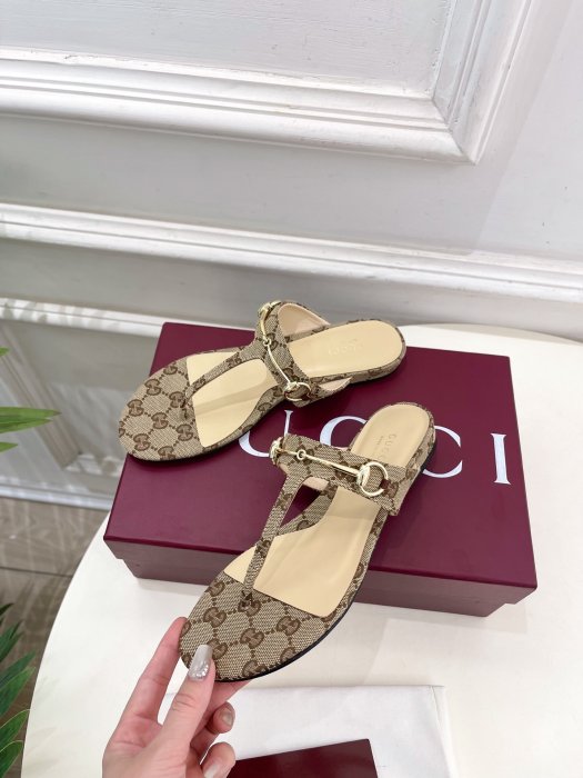 Босоножки фото 5