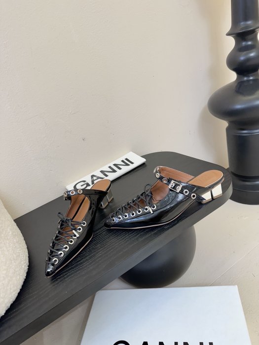 Босоніжки фото 3