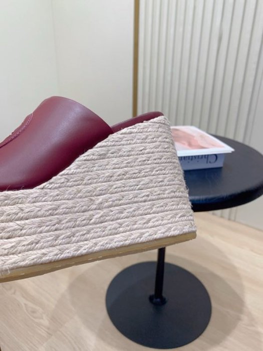 Босоножки фото 6