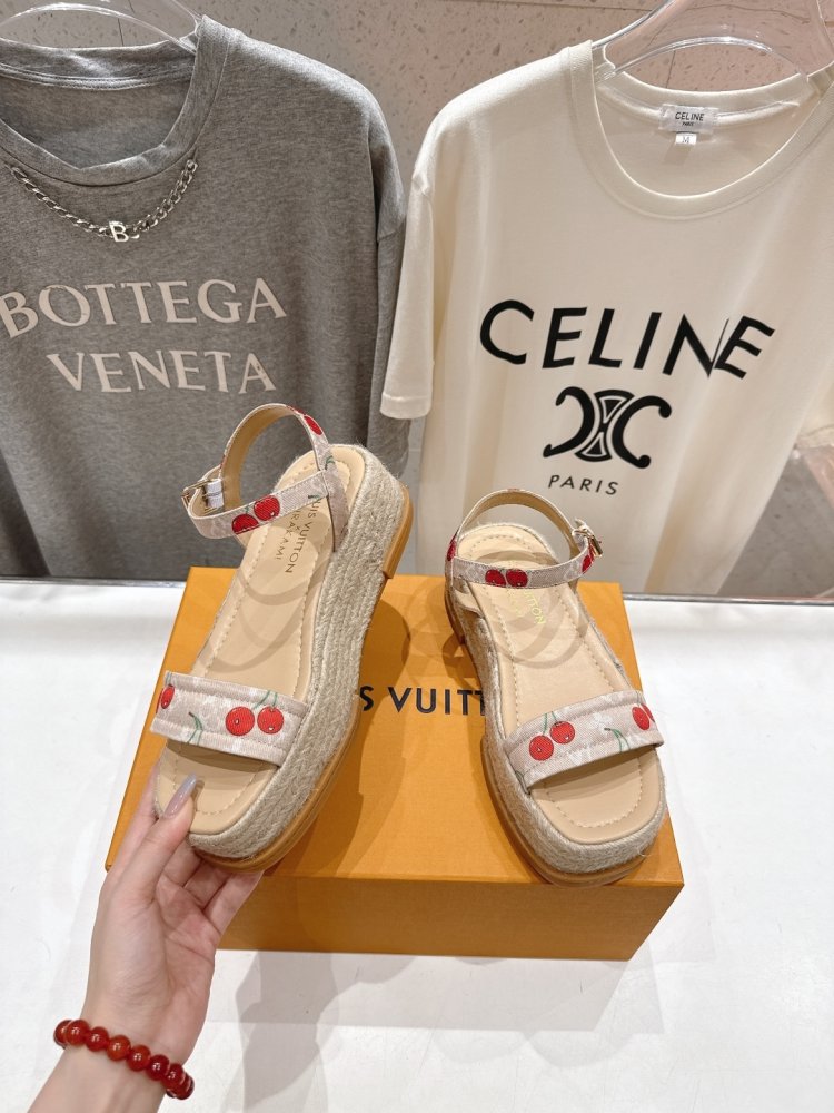 Сандалии женские фото 4