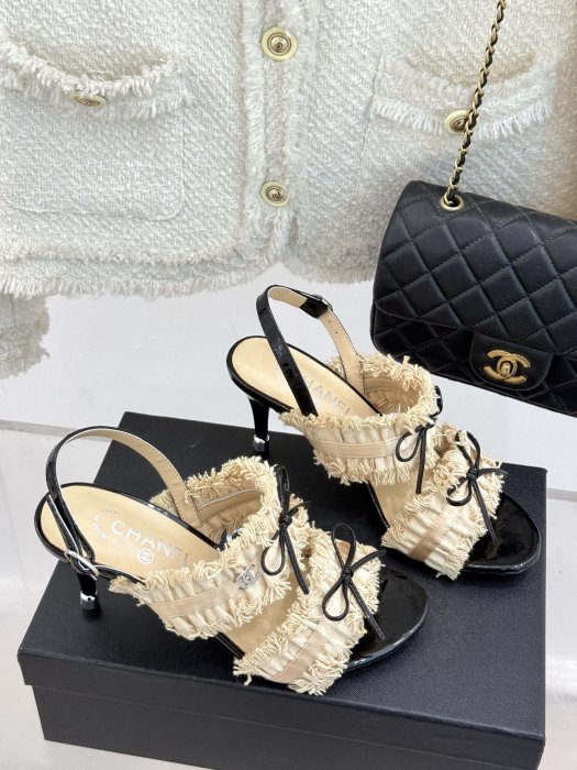 Sandals фото 3