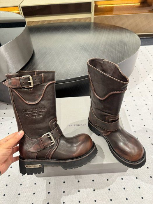 Boots women's leather фото 5