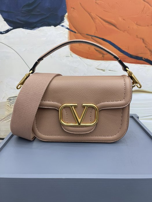 A bag women's VALENTINO GARAVANI ALLTIME 23.5 cm