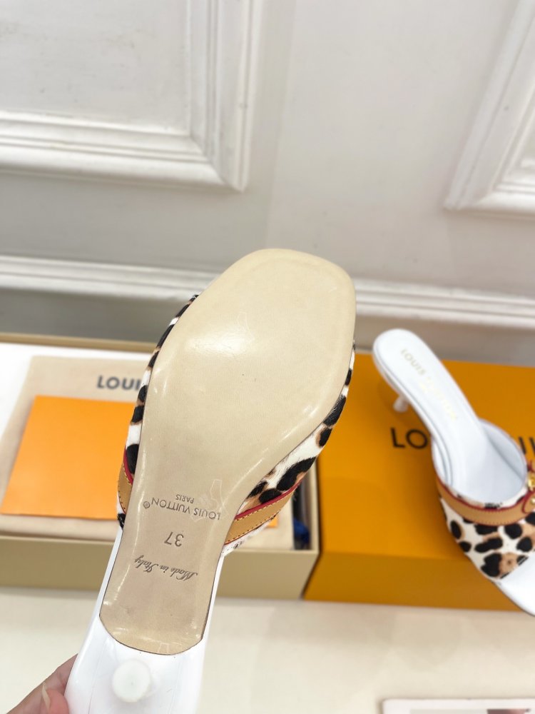 Босоножки фото 9