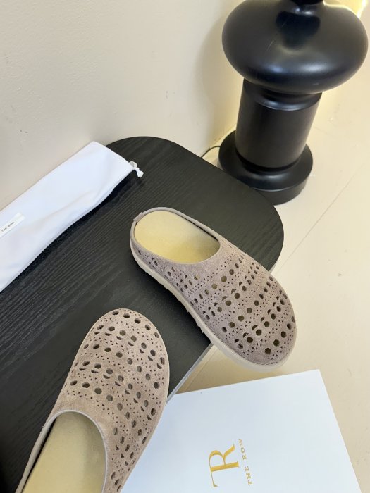 Шльопанці жіночі фото 4