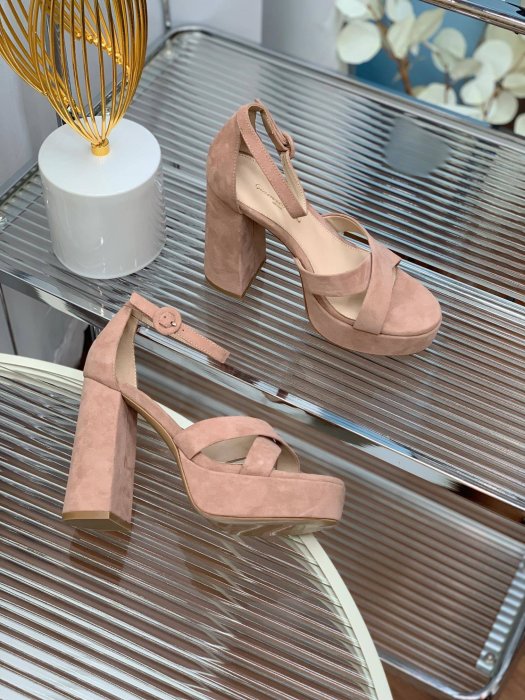 Босоножки фото 5