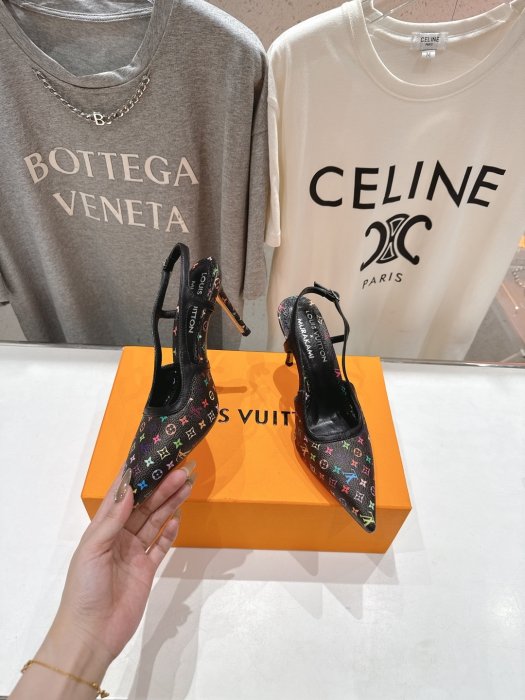 Босоножки фото 4