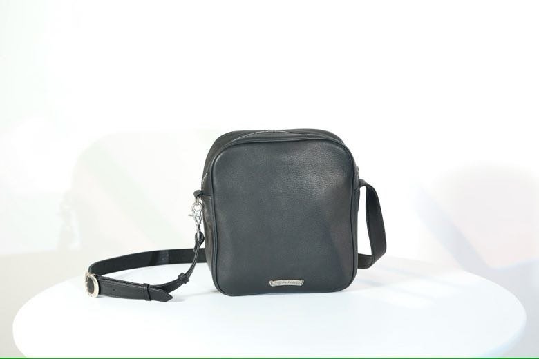 A bag across shoulder Taka