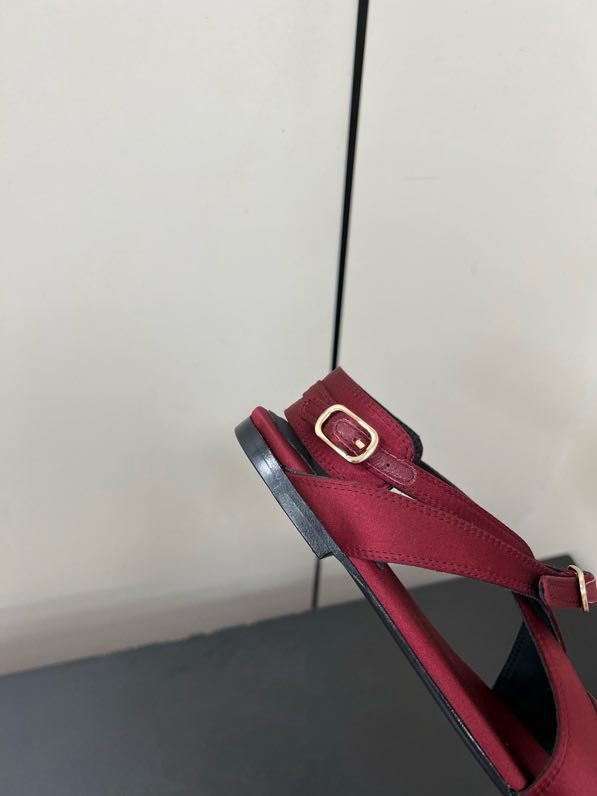 Сандалі жіночі фото 8