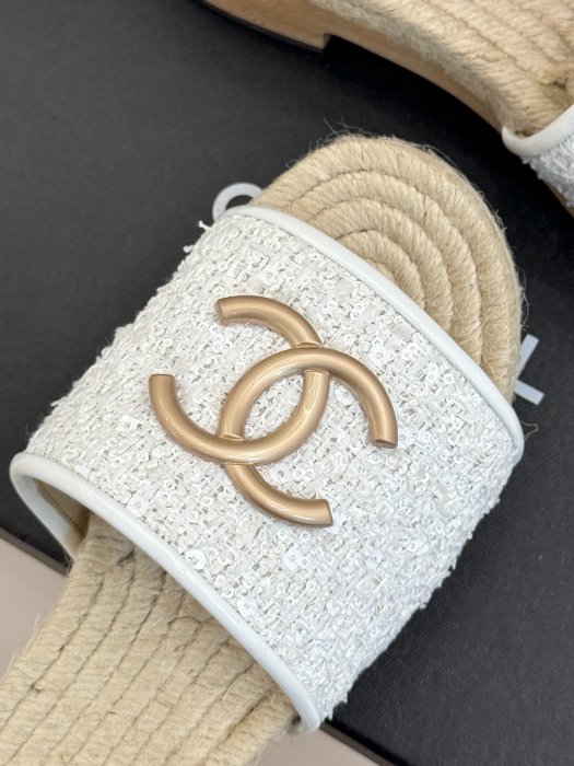 Шлепанцы женские фото 7