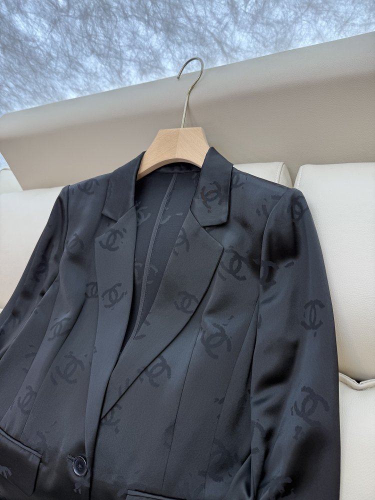 Костюм женский фото 7