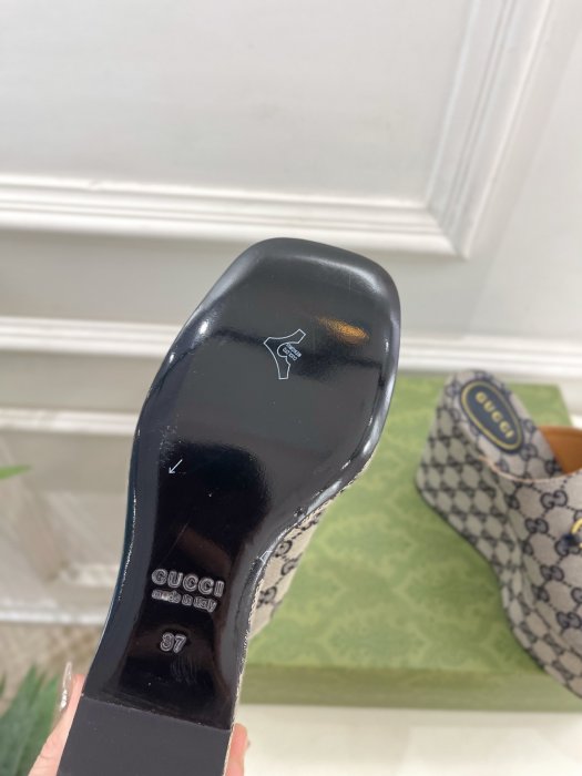 Босоножки фото 9