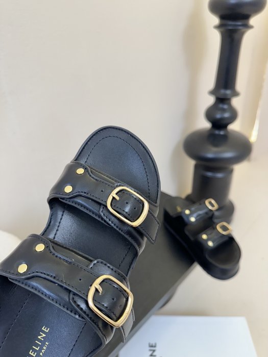 Шлепанцы женские фото 6