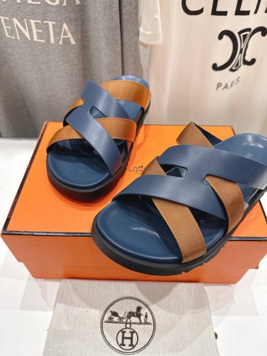 Шлепанцы женские фото 7