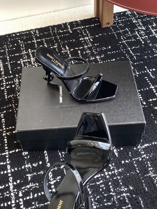 Босоножки фото 5