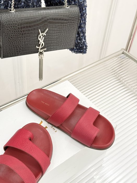 Шлепанцы фото 5