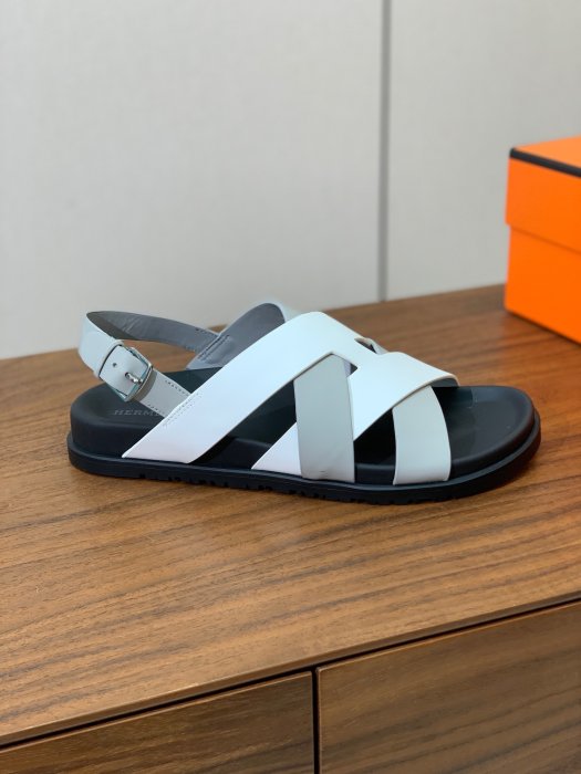 Сандалі жіночі фото 7