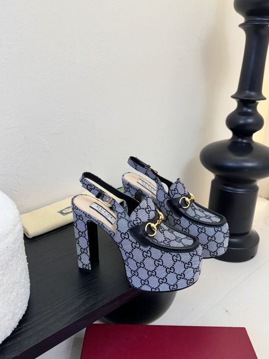 Босоножки фото 2