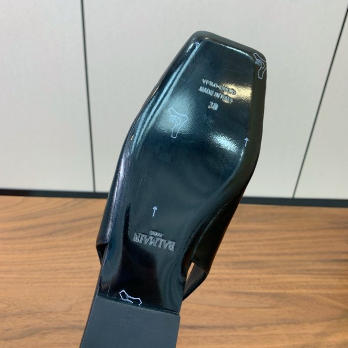 Босоножки фото 9