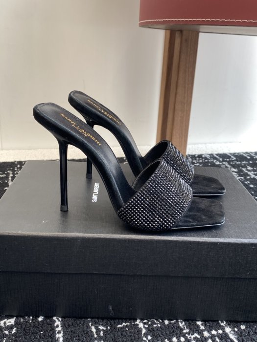 Босоножки фото 2