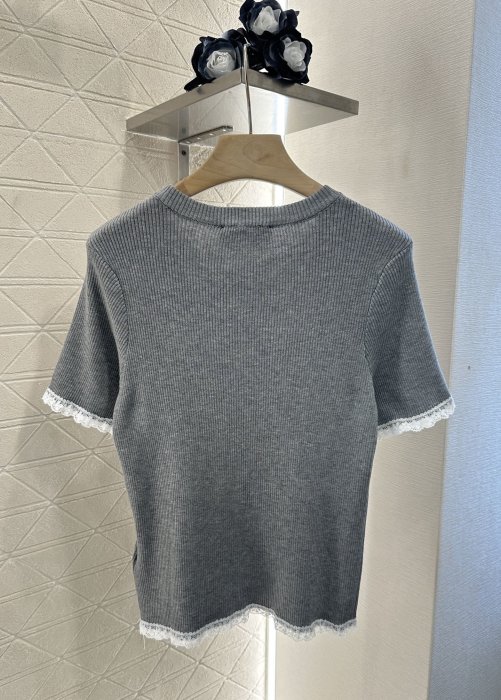 T-shirt women's фото 2