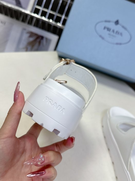 Шлепанцы фото 9