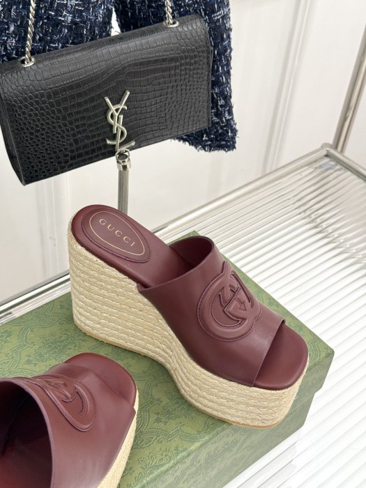 Босоножки фото 5