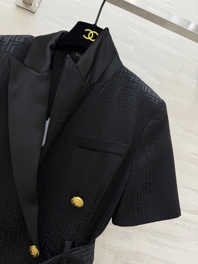 Платье с короткими рукавами и костюмным воротником фото 3