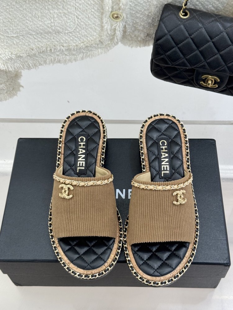 Шльопанці жіночі фото 4