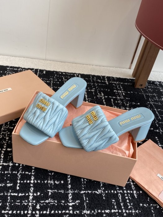 Босоножки фото 3