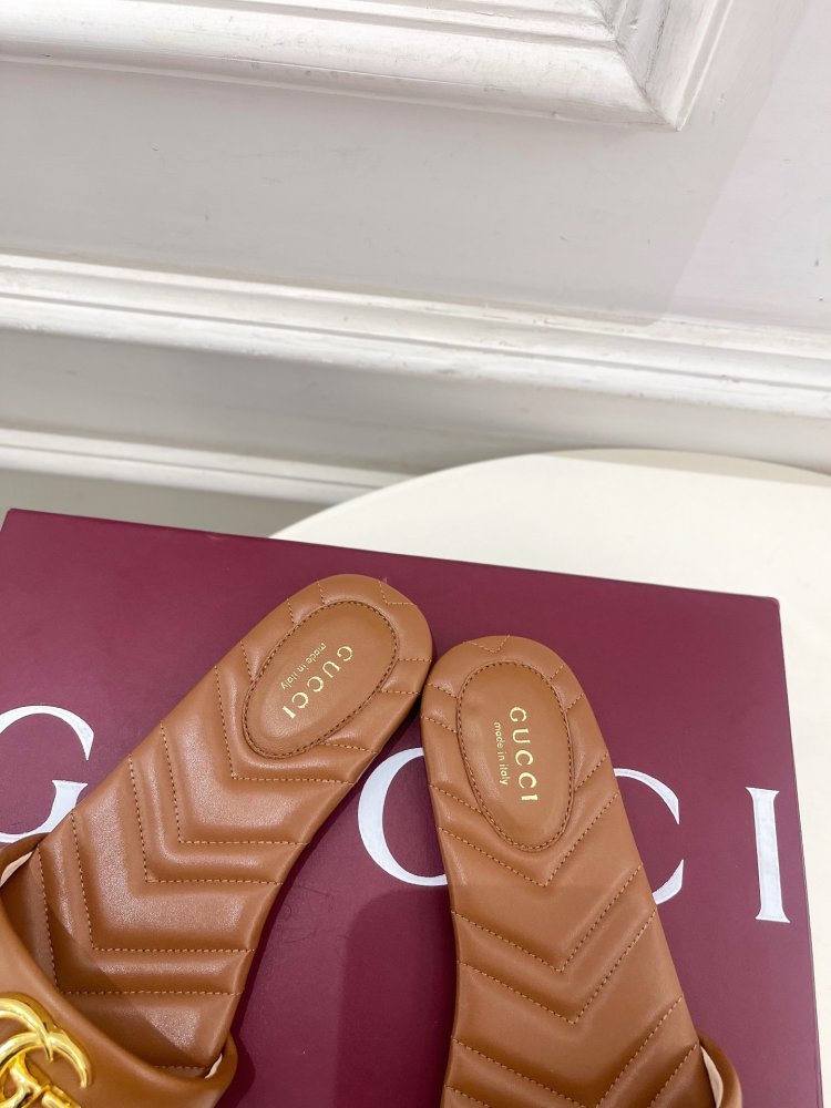 Шльопанці жіночі фото 7