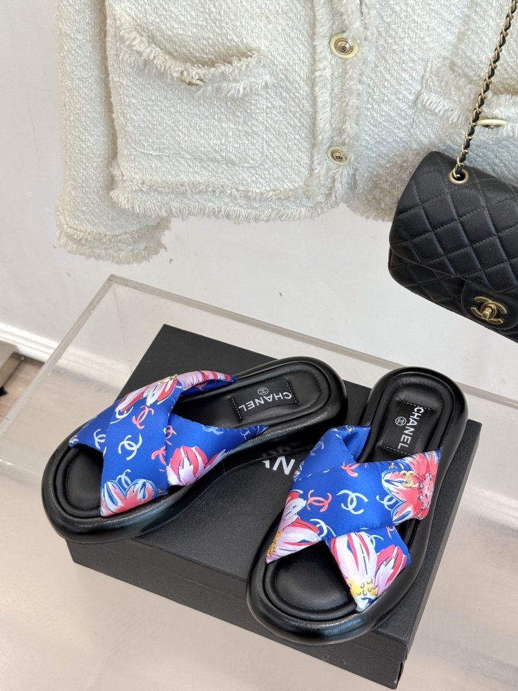 Шльопанці жіночі фото 2