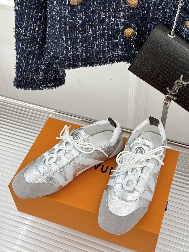 Кроссовки женские фото 2