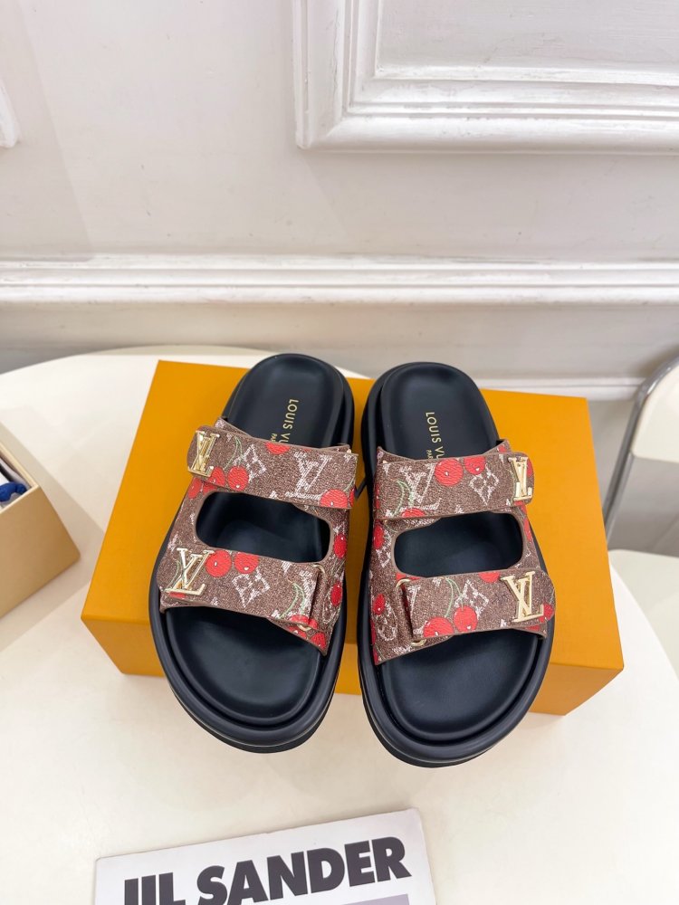 Шльопанці жіночі