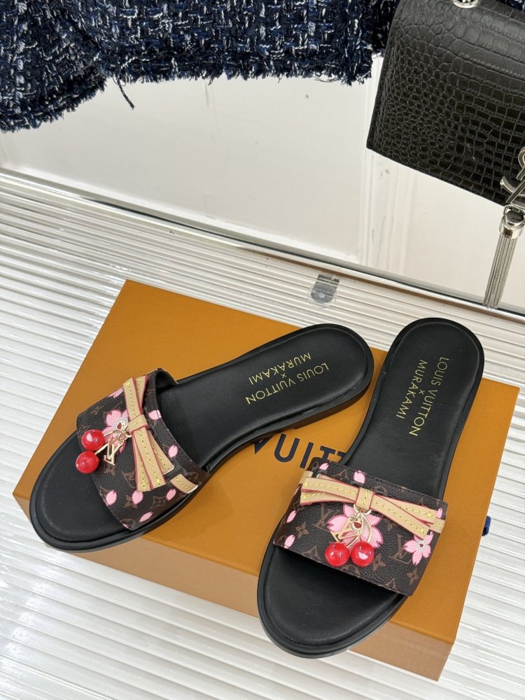 Шлепанцы женские фото 2