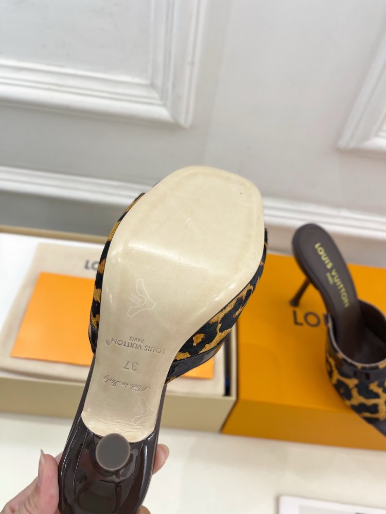 Босоножки фото 9