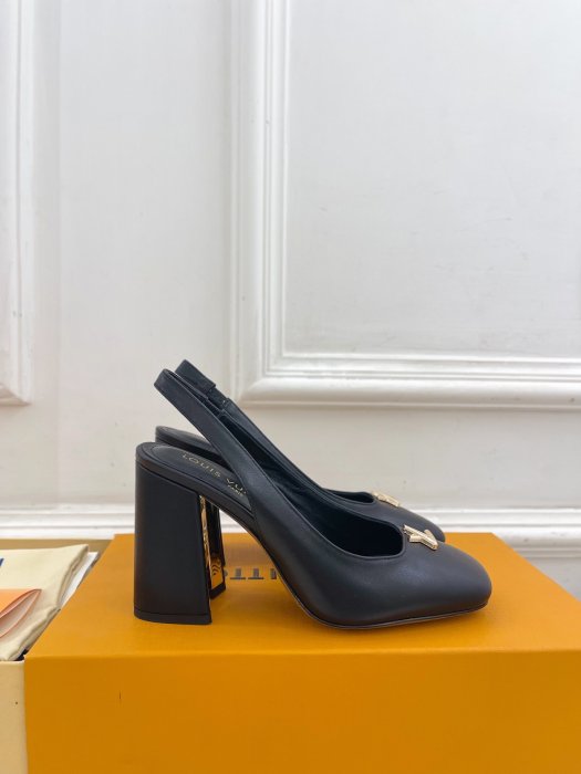 Босоножки фото 2