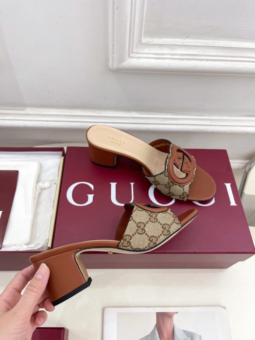 Босоножки фото 4