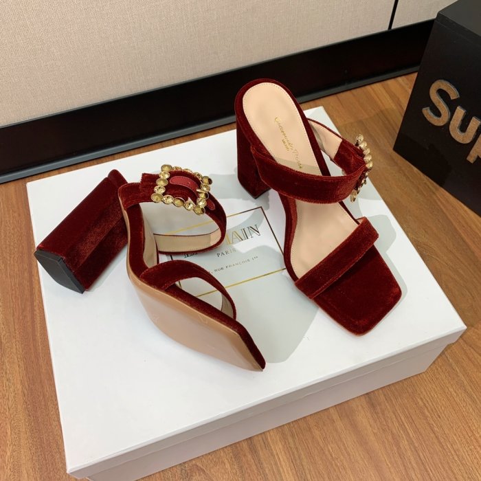 Босоножки фото 5